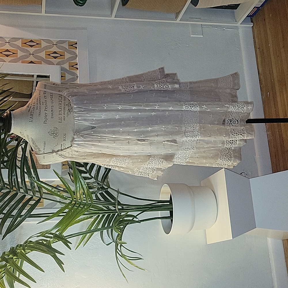 Anthropogie Boho cream flowy lace dress